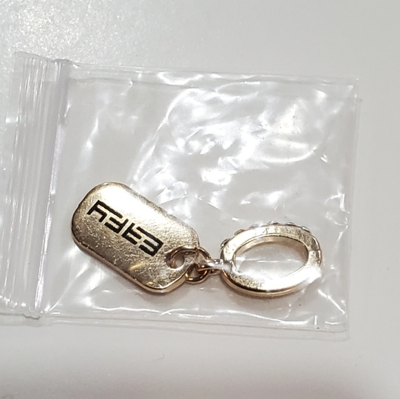 EFFY tag charm with rhinestones, goldtone. - Picture 4 of 8